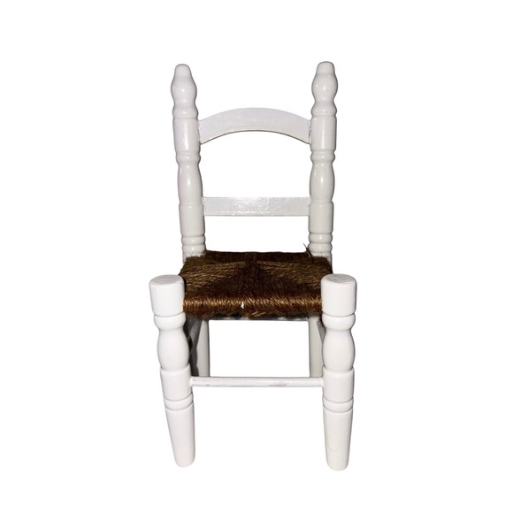 Other - Miniature White Wood‎ Ladderback Chair with Woven Rush Seat Dollhouse Furniture